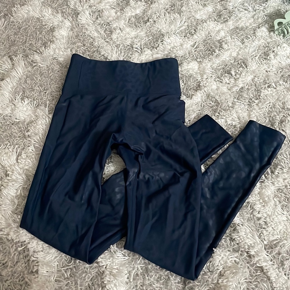 blue leopard carbon 38 leggings!!